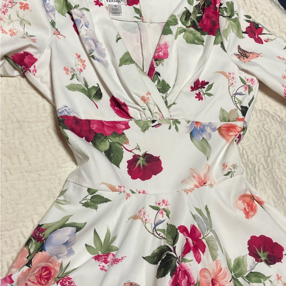 Dress from unique vintage is in great condition and is great for any occasion